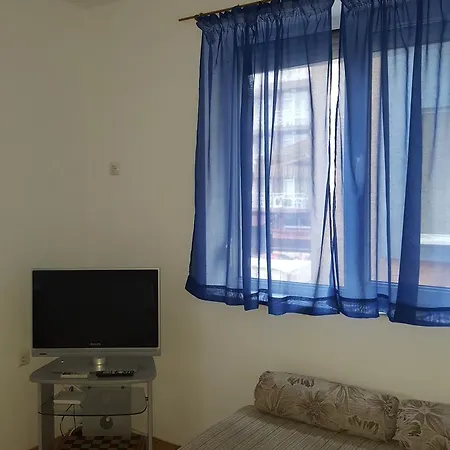 Apartman Ema *